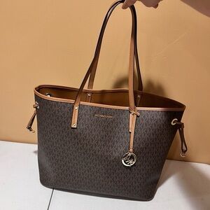 Michael Kors Jet Set Travel Large Top-Zip Drawstring Tote Bag